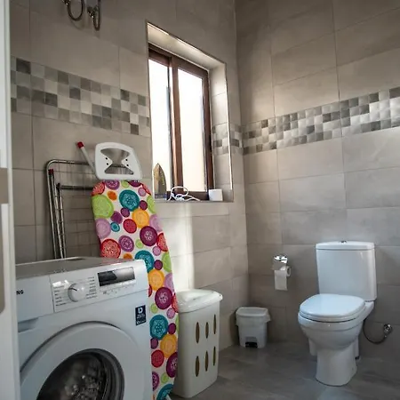 Spacious With Pool * Għasri